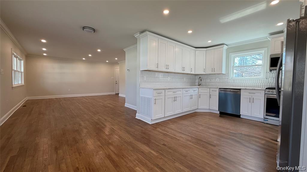 211 4th Avenue Property Photo 9