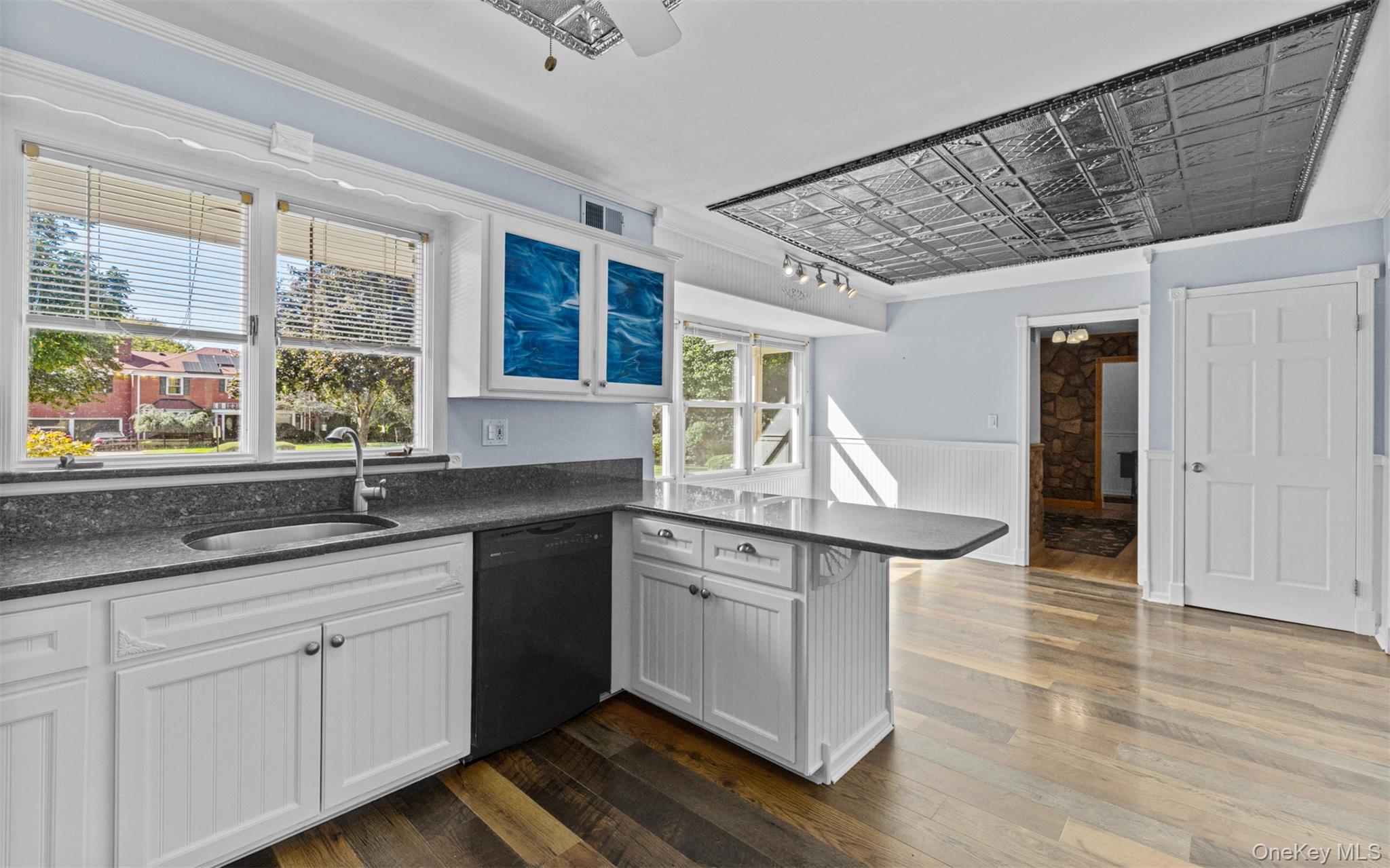 189 Atlantic Avenue Property Photo 12