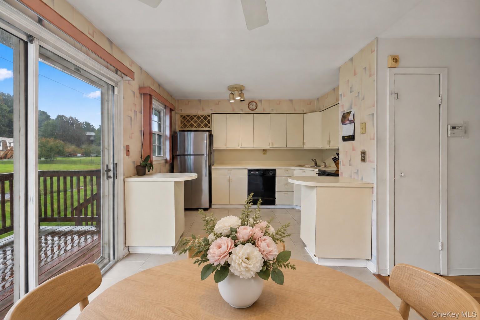44 Gladys Drive Property Photo 11