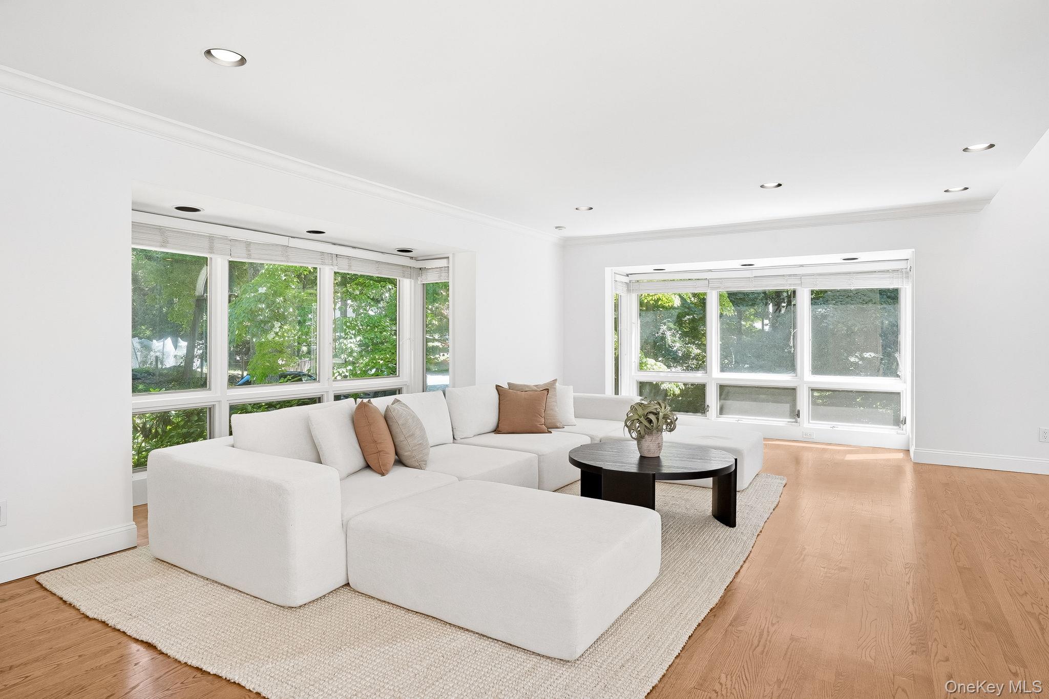 12 Hearthstone Circle Property Photo 6