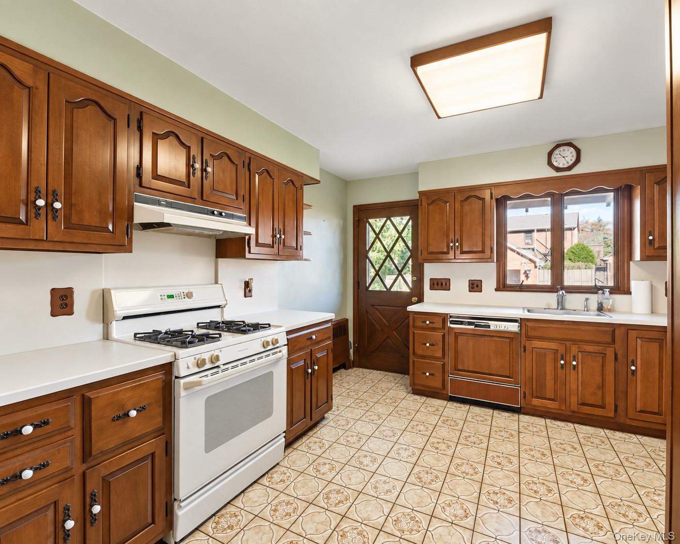 84 Davenport Avenue Property Photo 6