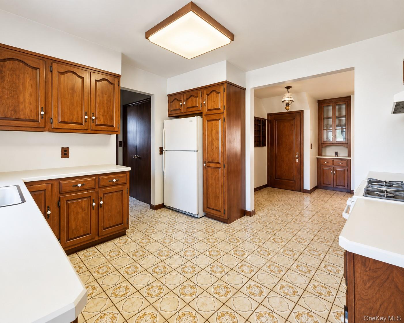 84 Davenport Avenue Property Photo 7
