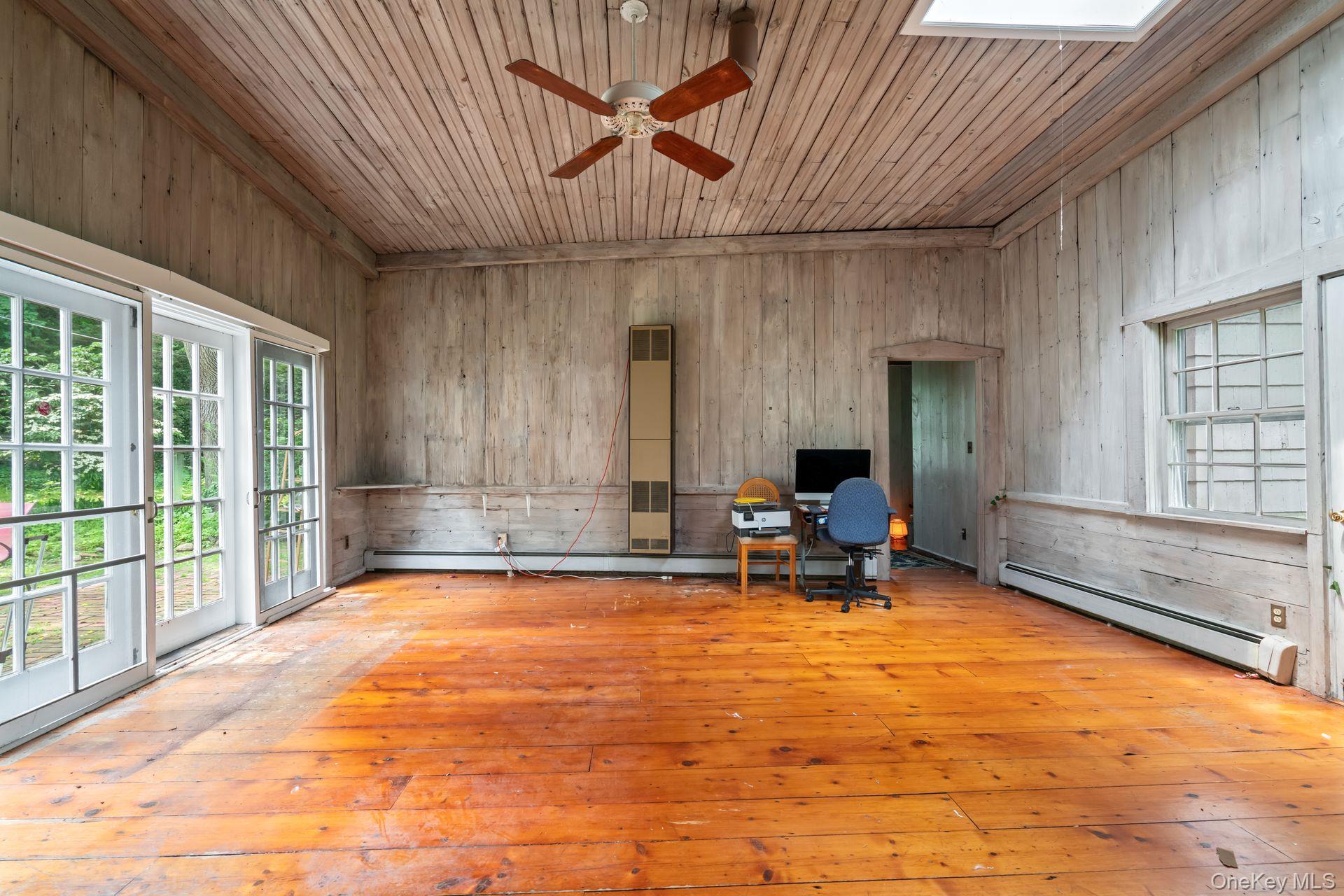 383 W Neck Road Property Photo 16
