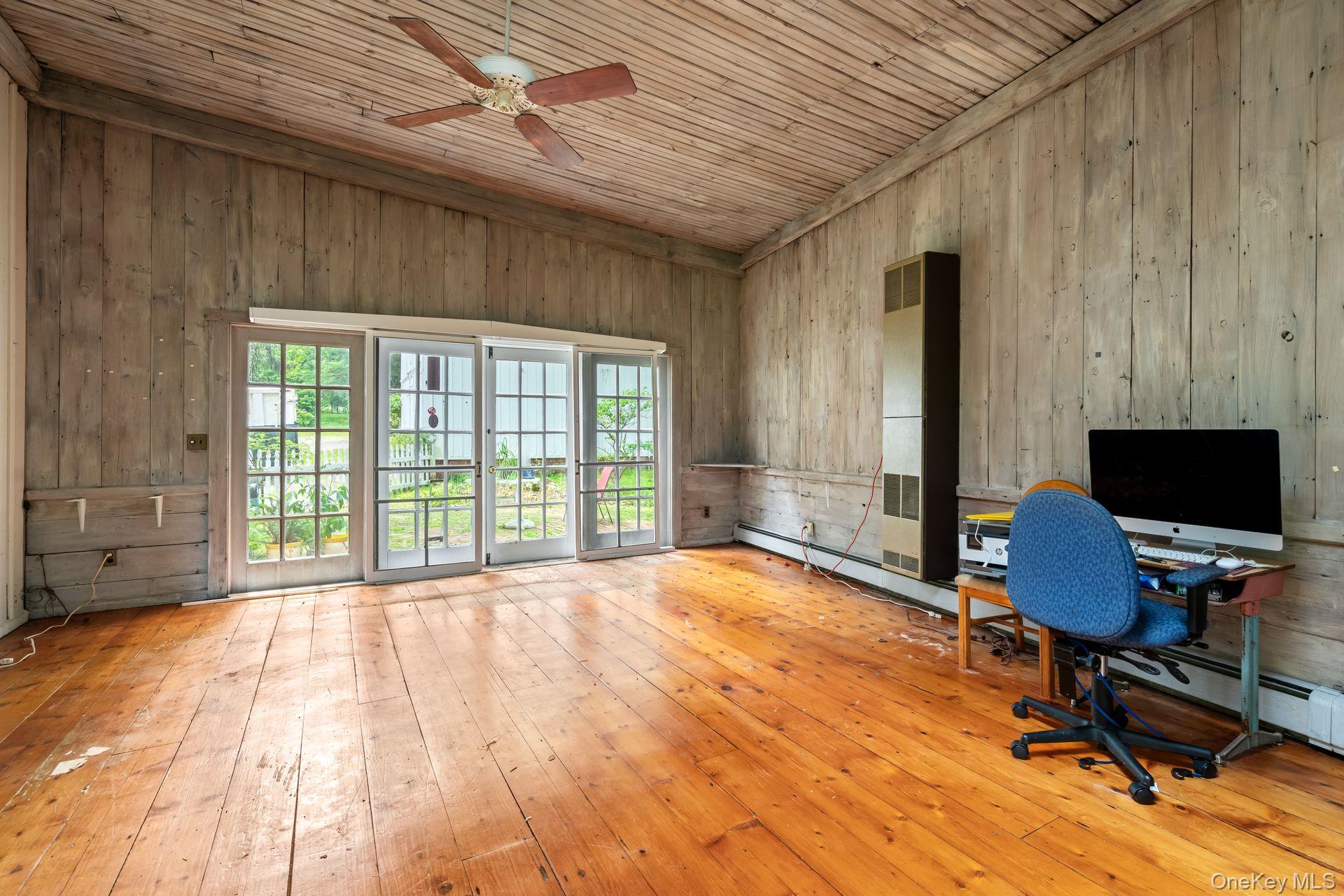 383 W Neck Road Property Photo 17