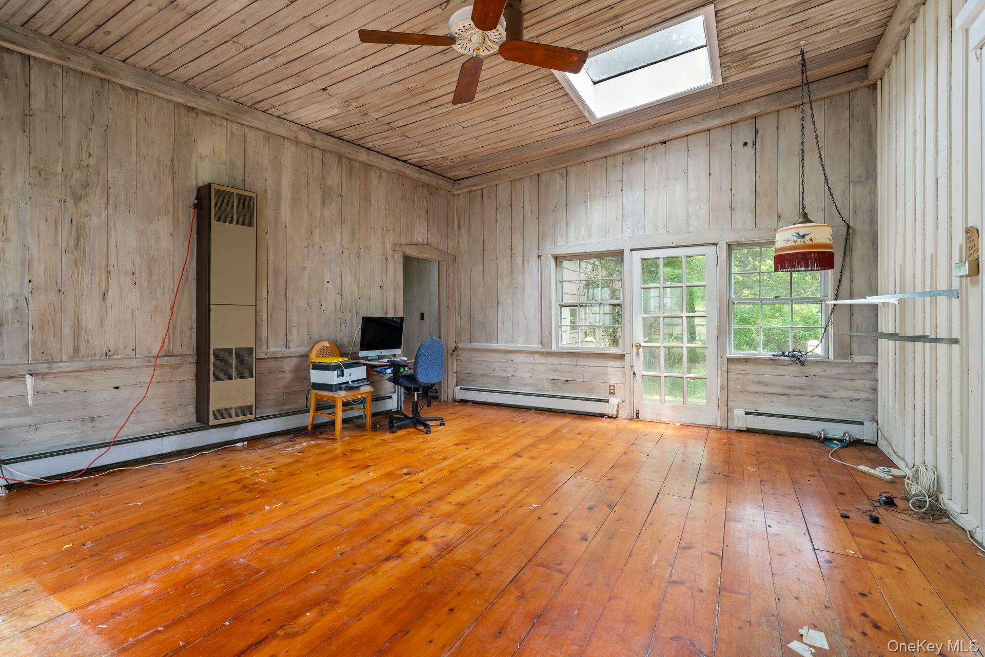 383 W Neck Road Property Photo 18