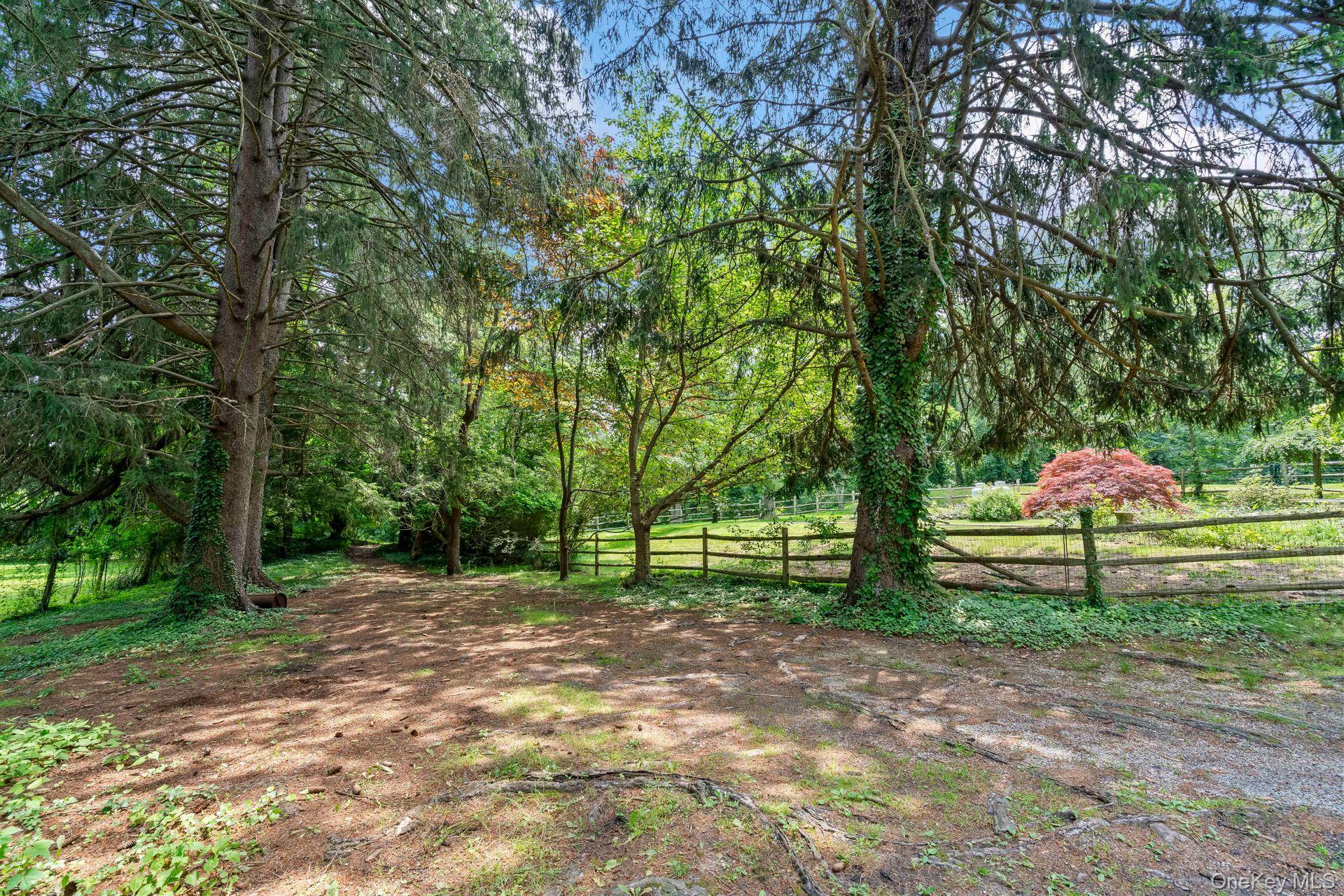 383 W Neck Road Property Photo 27