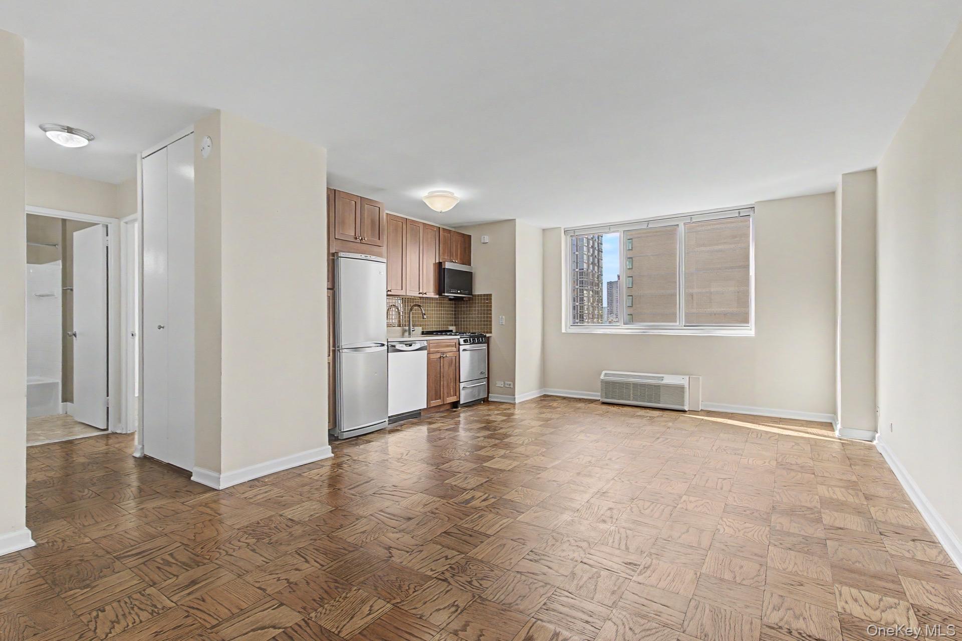 345 E 93rd Street 20e Property Photo 2