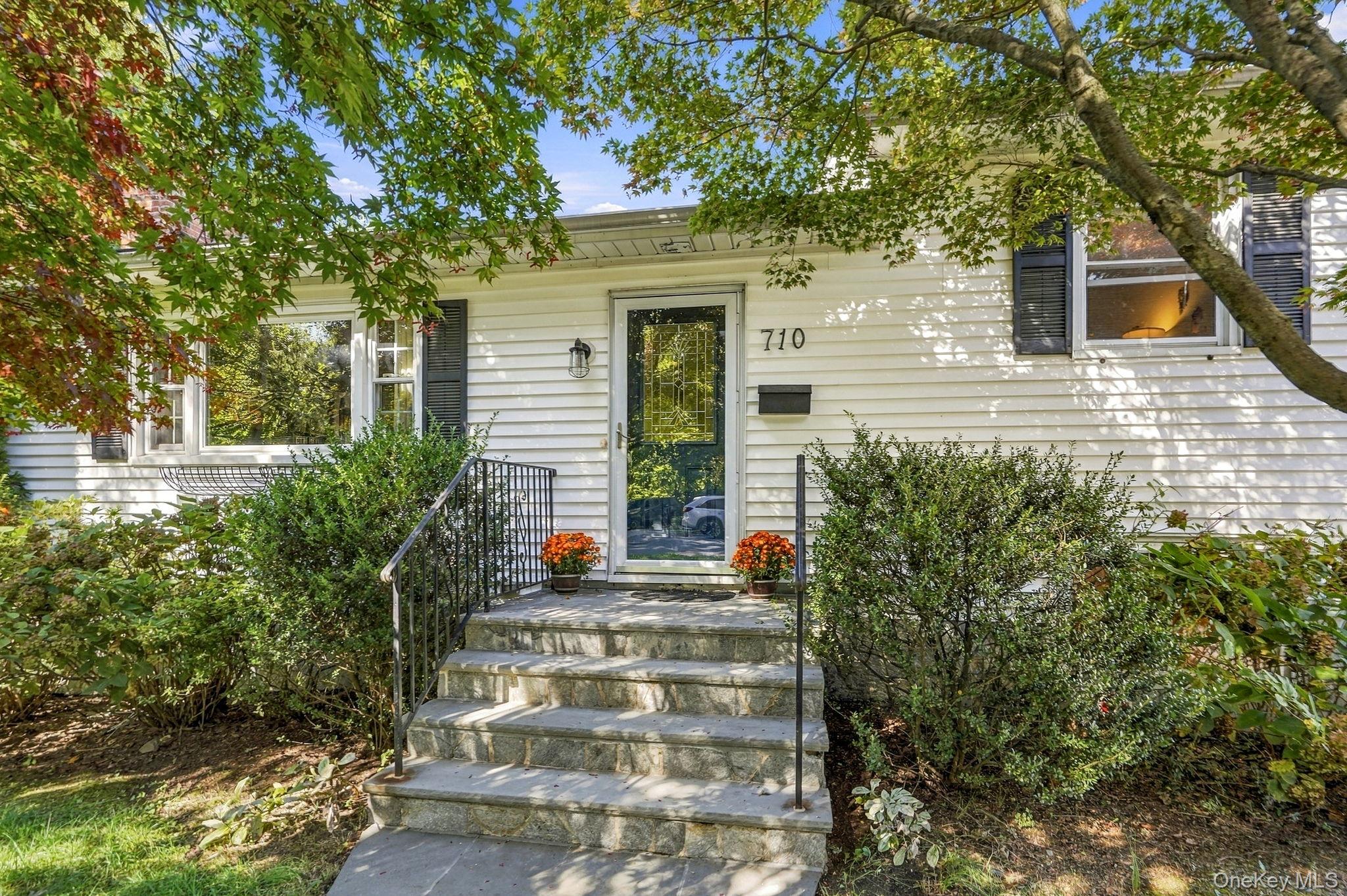 710 Forest Avenue Property Photo 2
