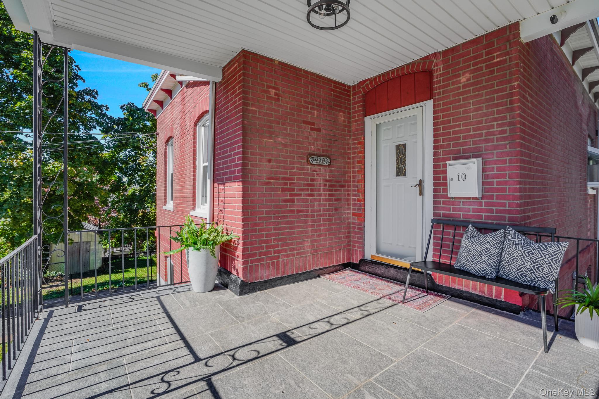 10 Robinson Street Property Photo 28