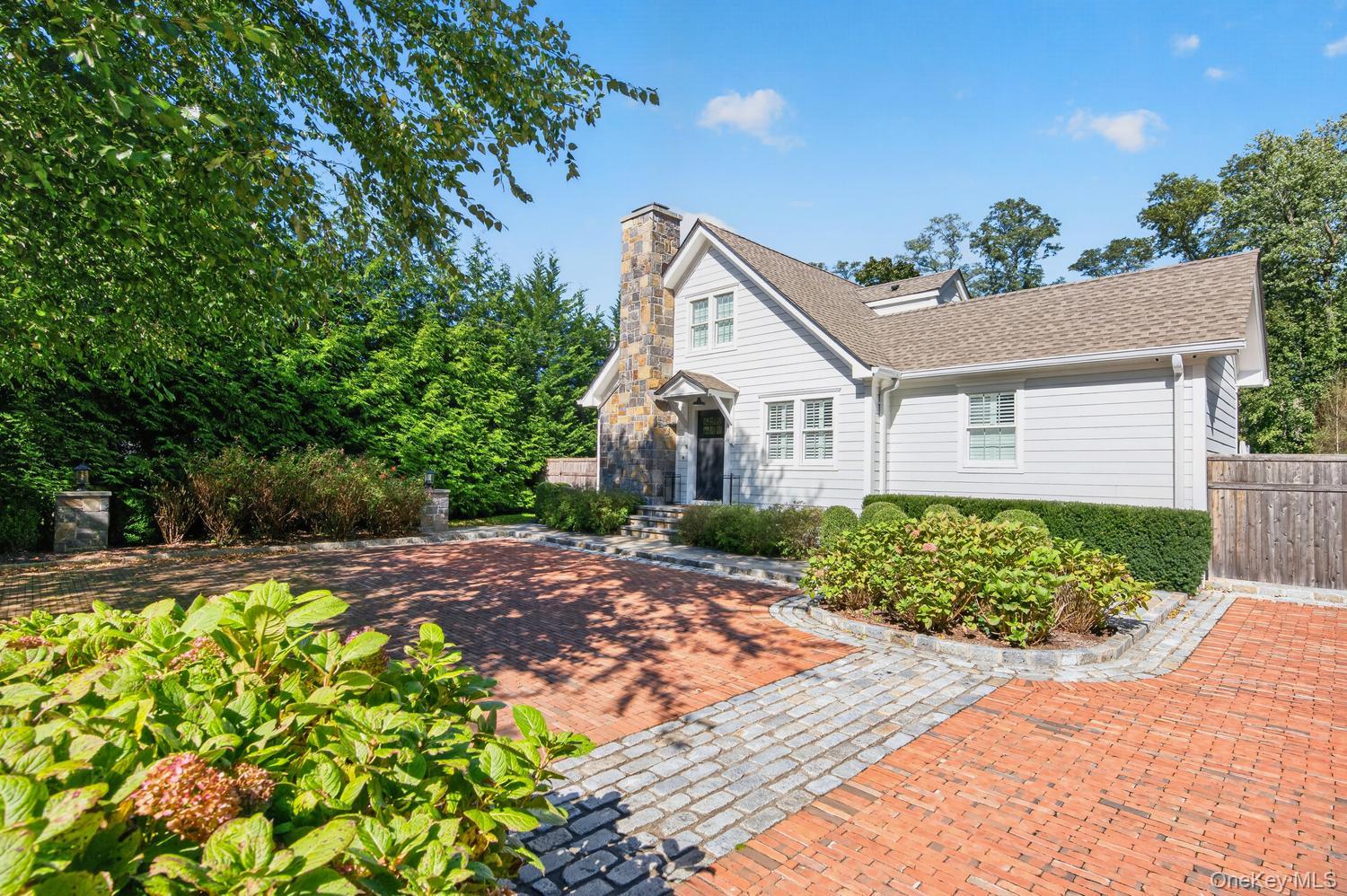 25 Old Northport Road Property Photo 1