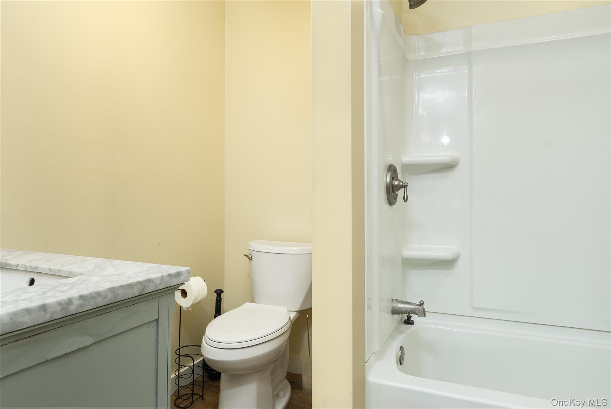 71 Teichman Road Property Photo 13