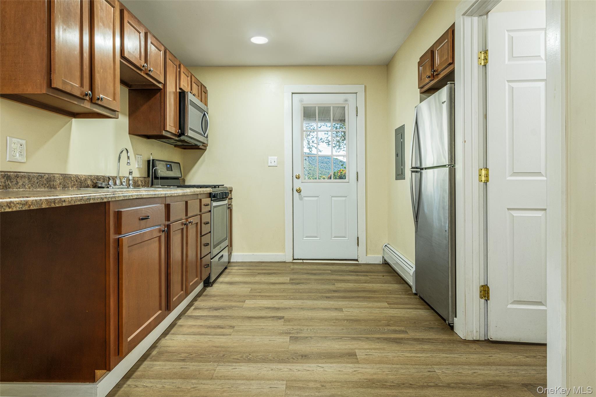 71 Teichman Road Property Photo 15