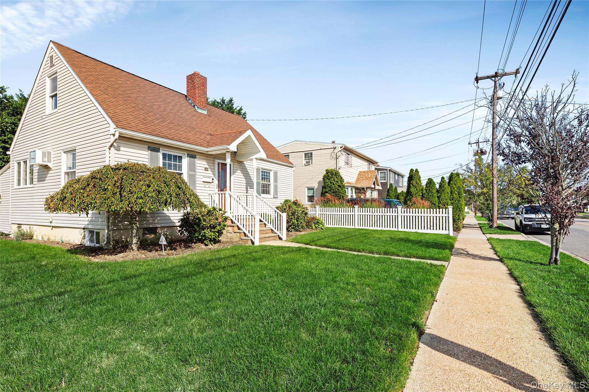 200 Forest Avenue Property Photo 3