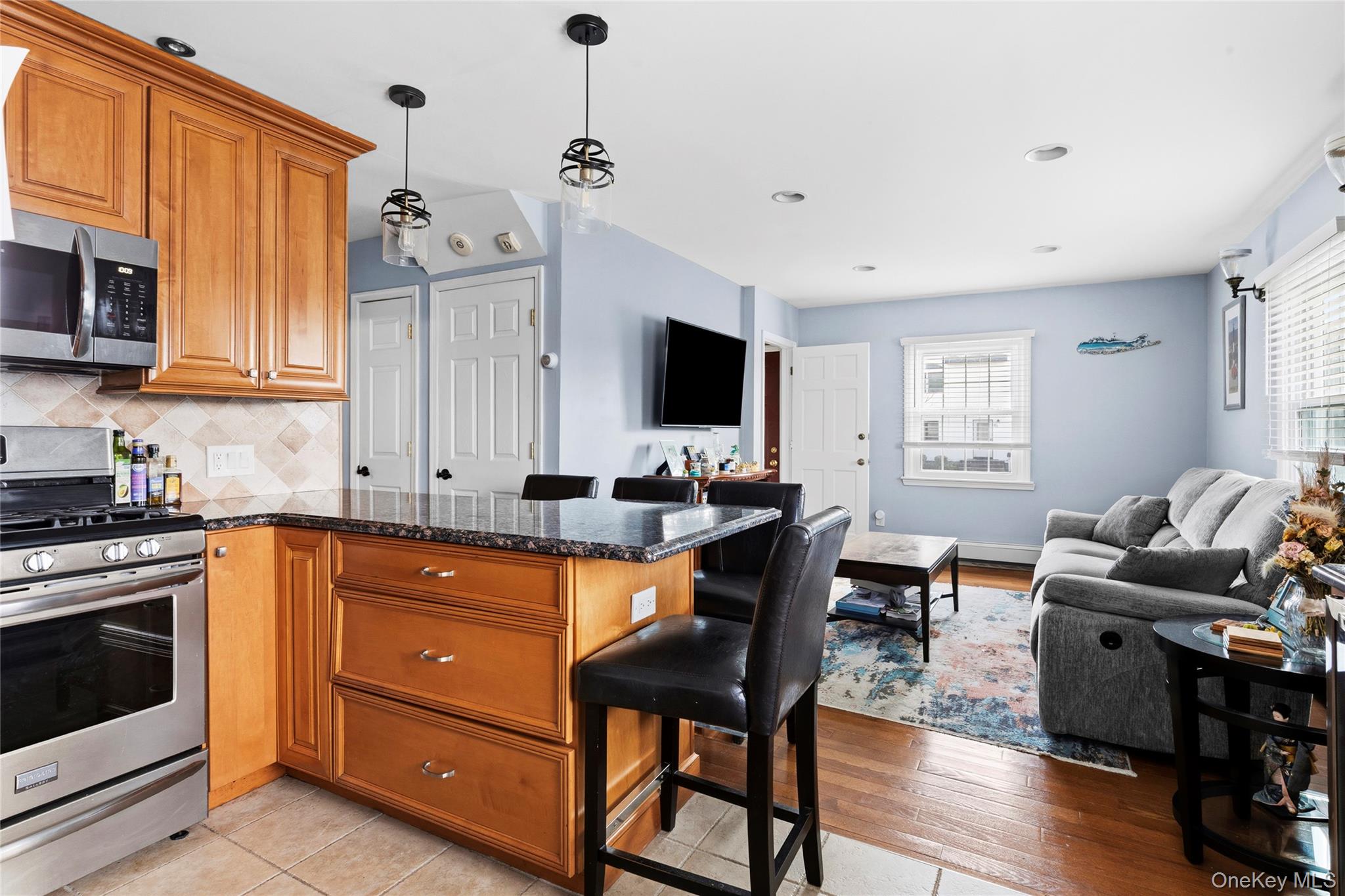 200 Forest Avenue Property Photo 9