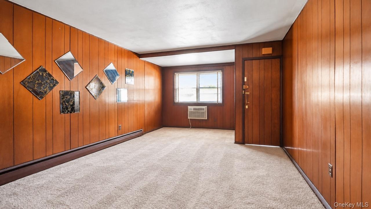 2726 Hone Avenue Property Photo 8