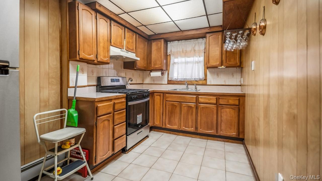 2726 Hone Avenue Property Photo 12