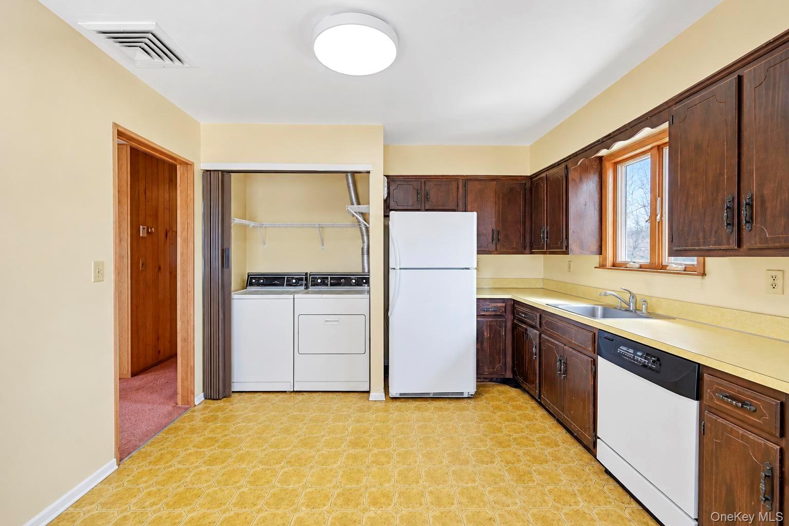41 Shore Drive Property Photo 25