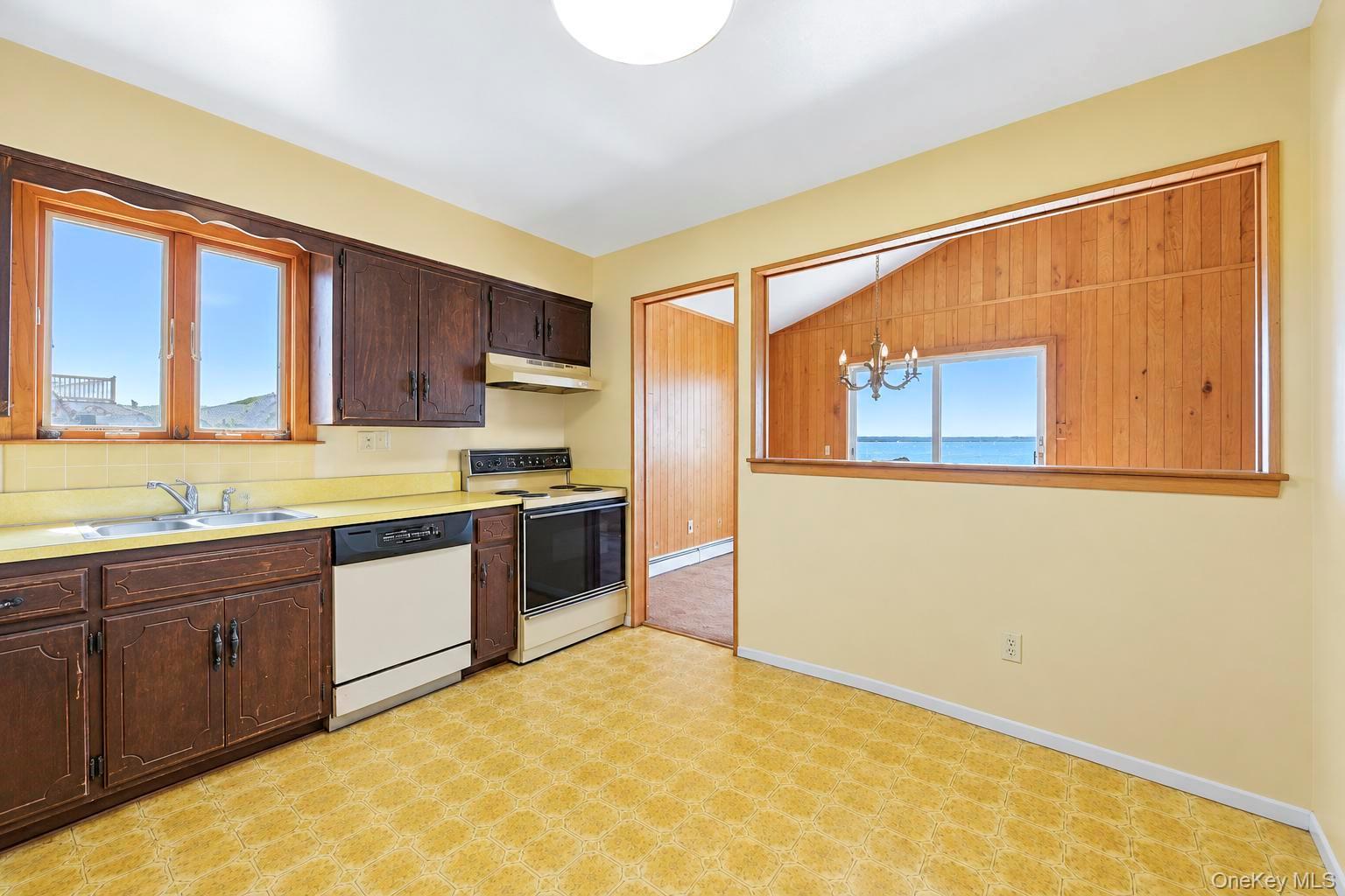 41 Shore Drive Property Photo 28