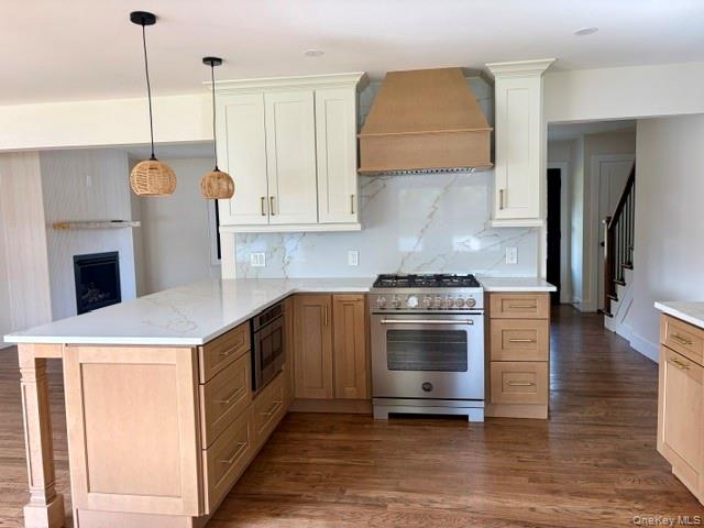 93 Eaton Lane Property Photo 2