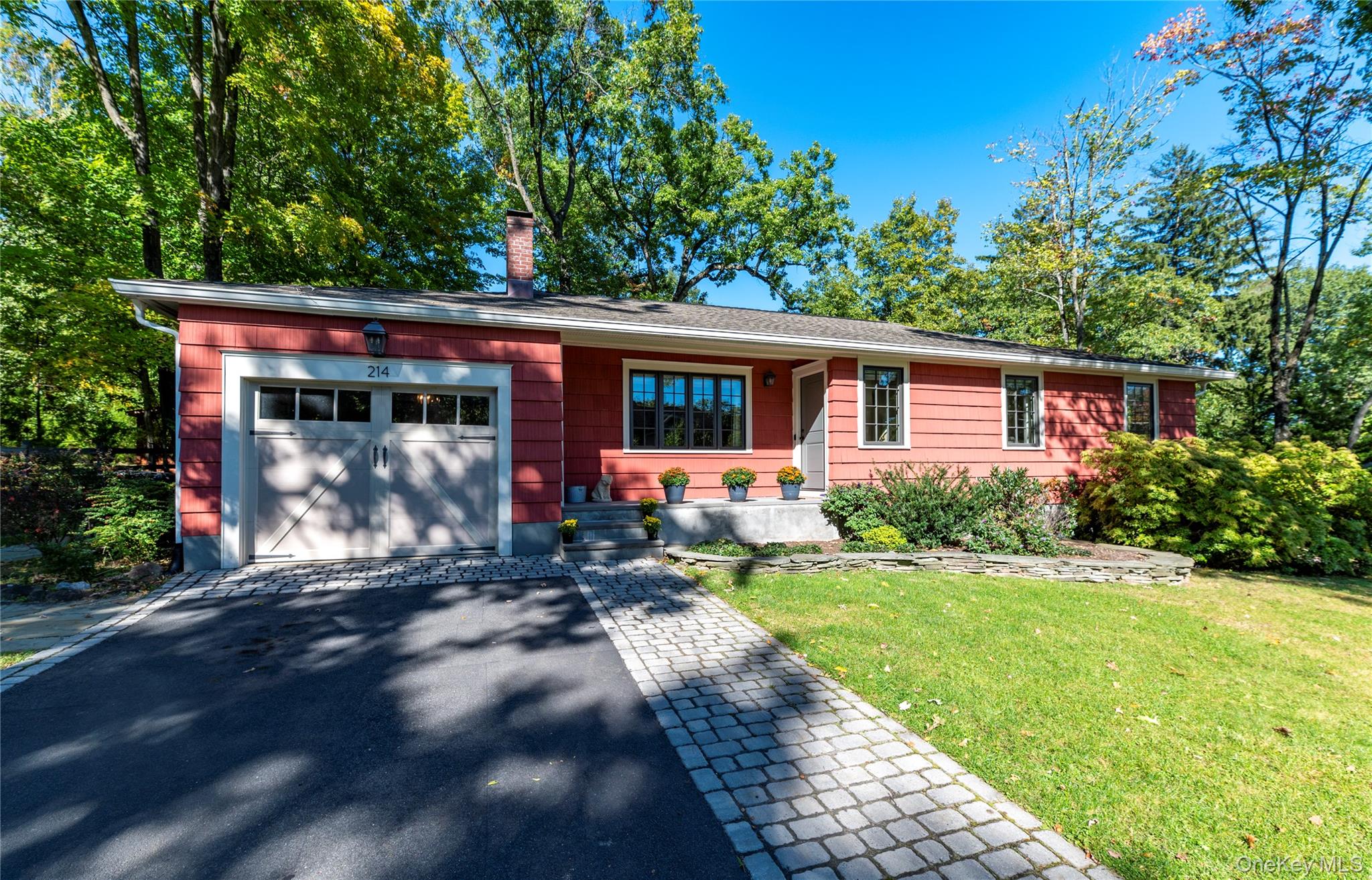 214 Foss Drive Property Photo 1