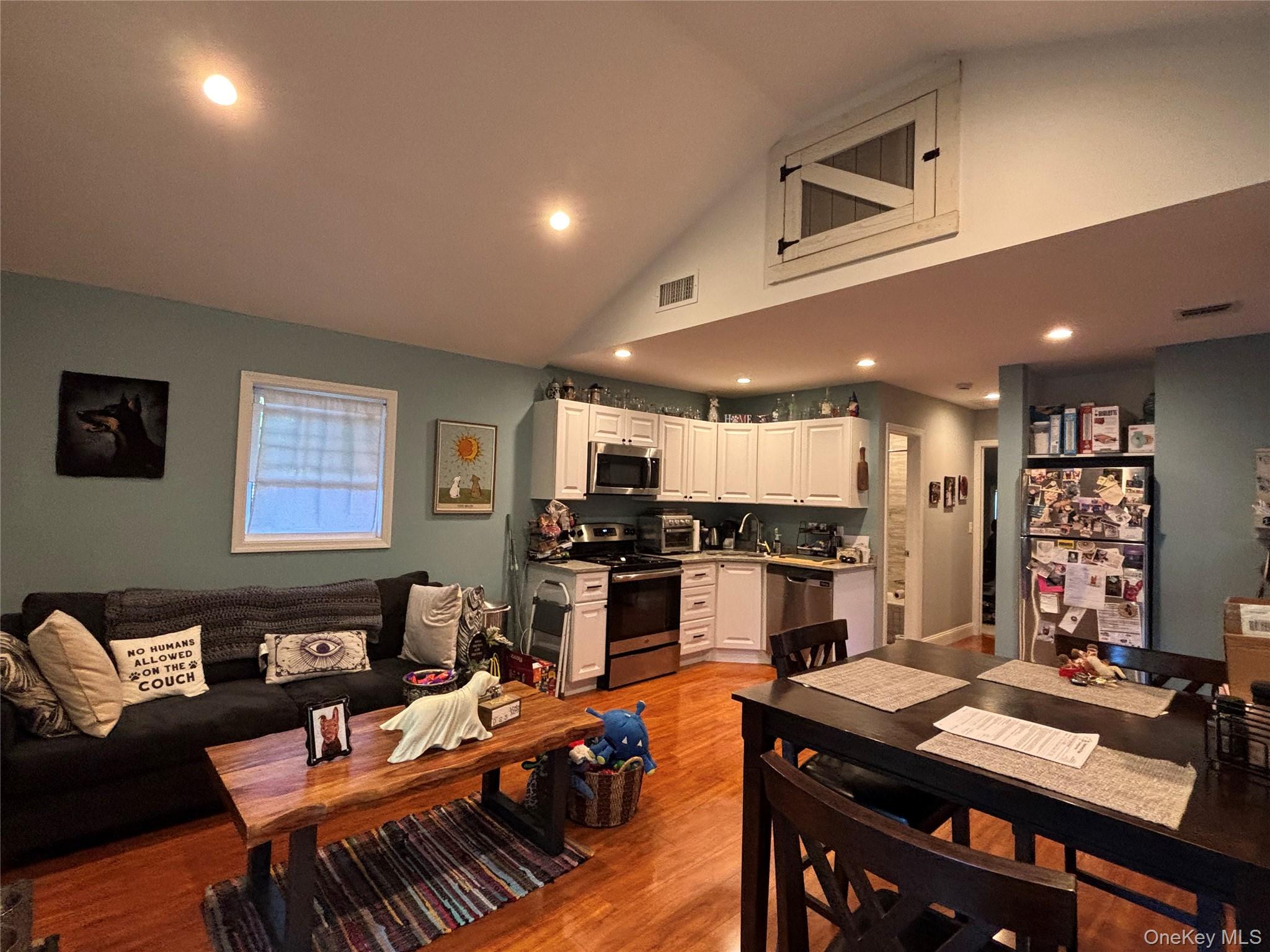 21 Cove Drive Property Photo 2