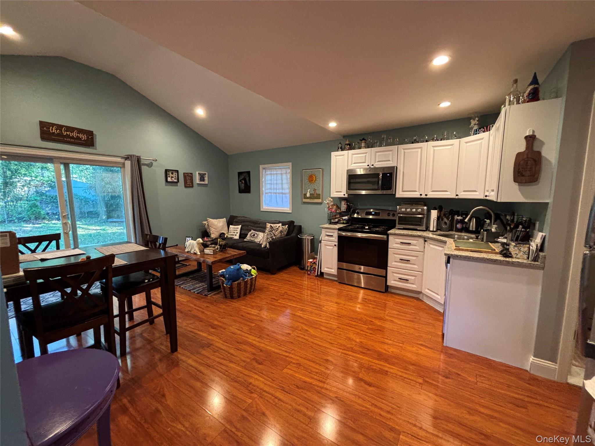 21 Cove Drive Property Photo 3