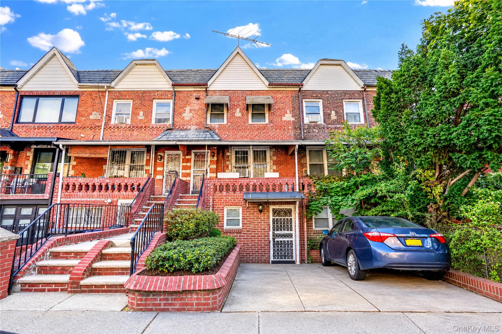 35-55 28th Street Property Photo 1