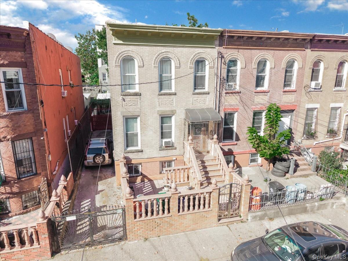 436 Lincoln Avenue Property Photo 2