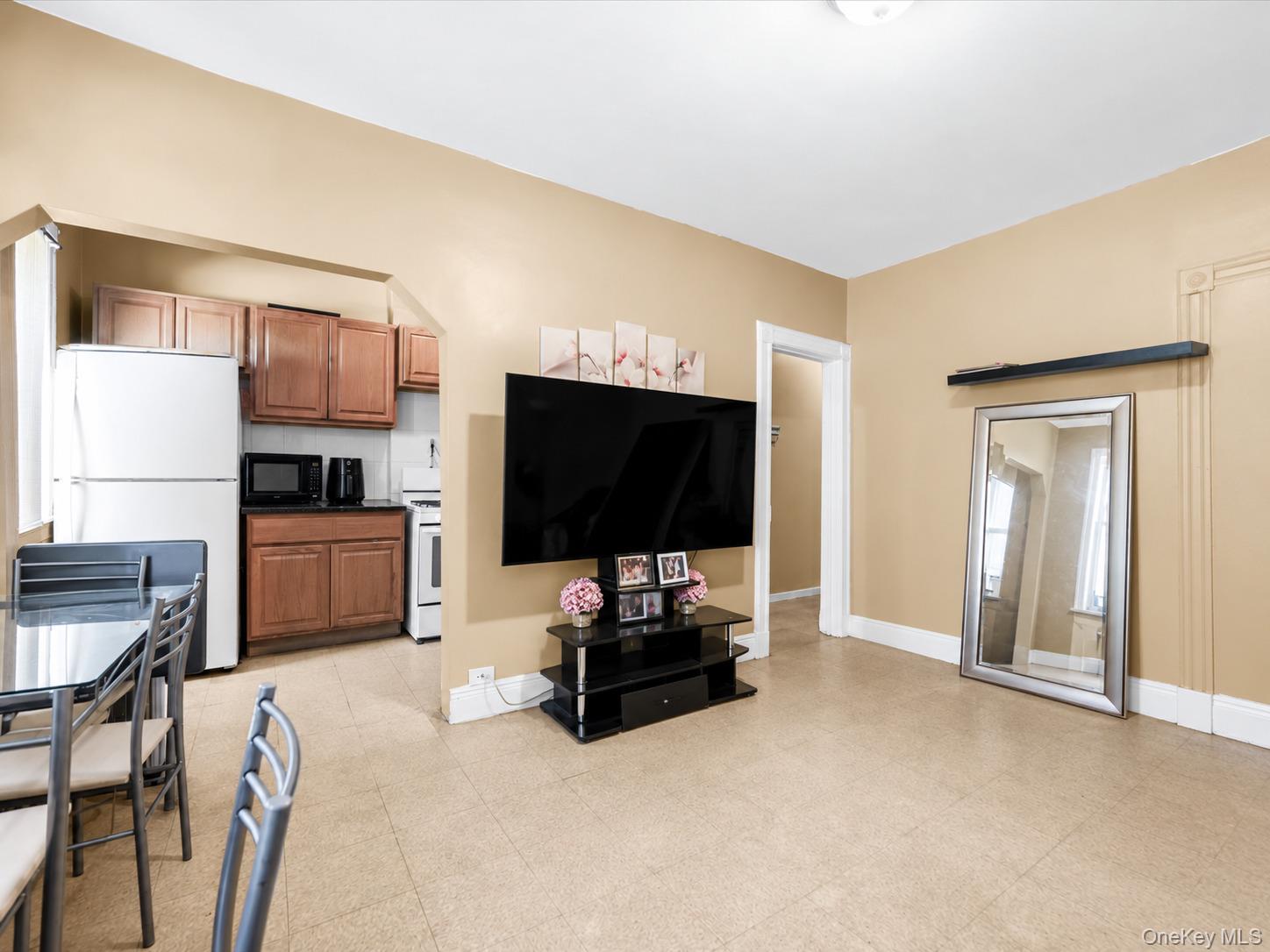 436 Lincoln Avenue Property Photo 8