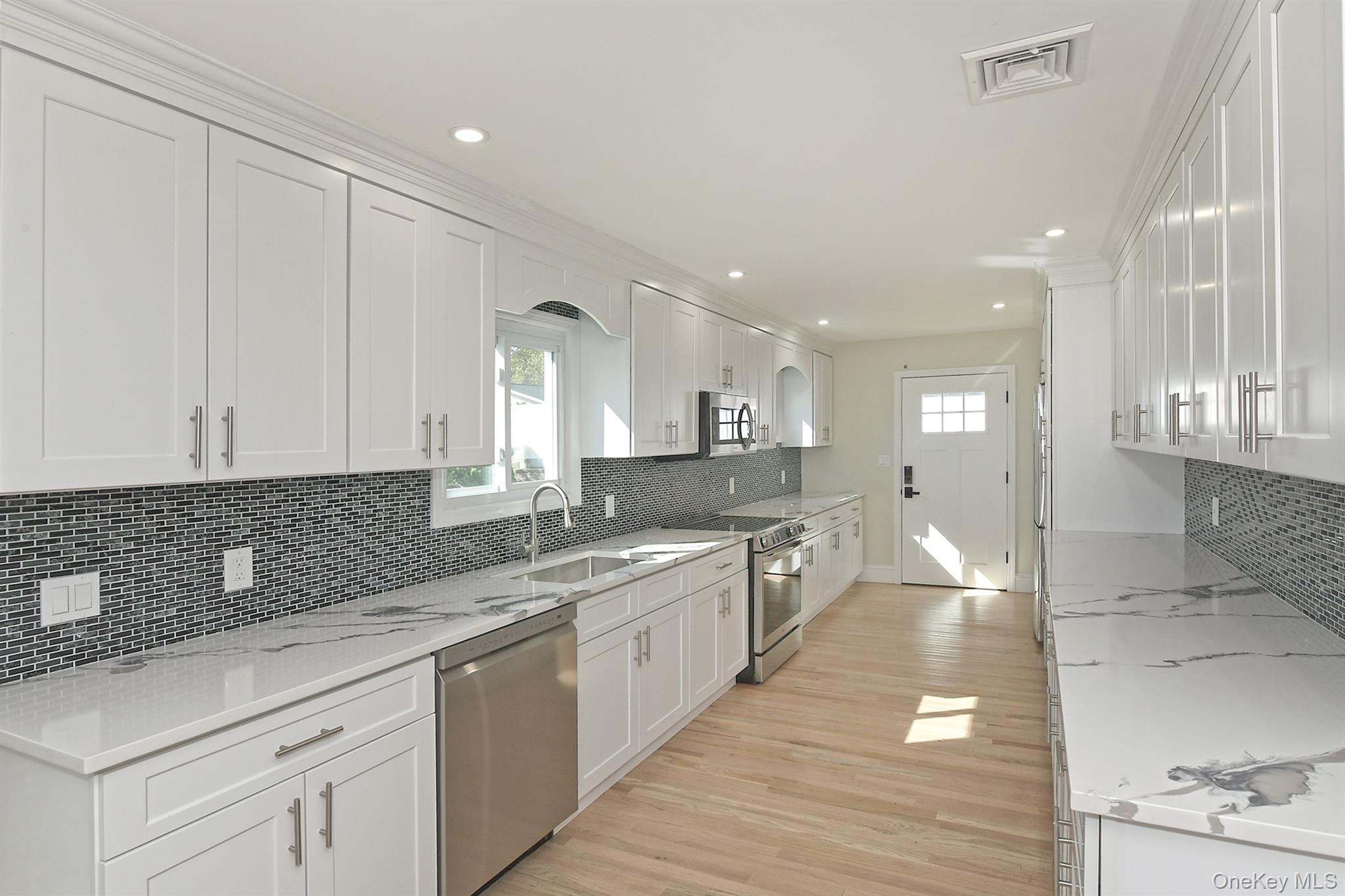 24 New Jersey Street Property Photo 18