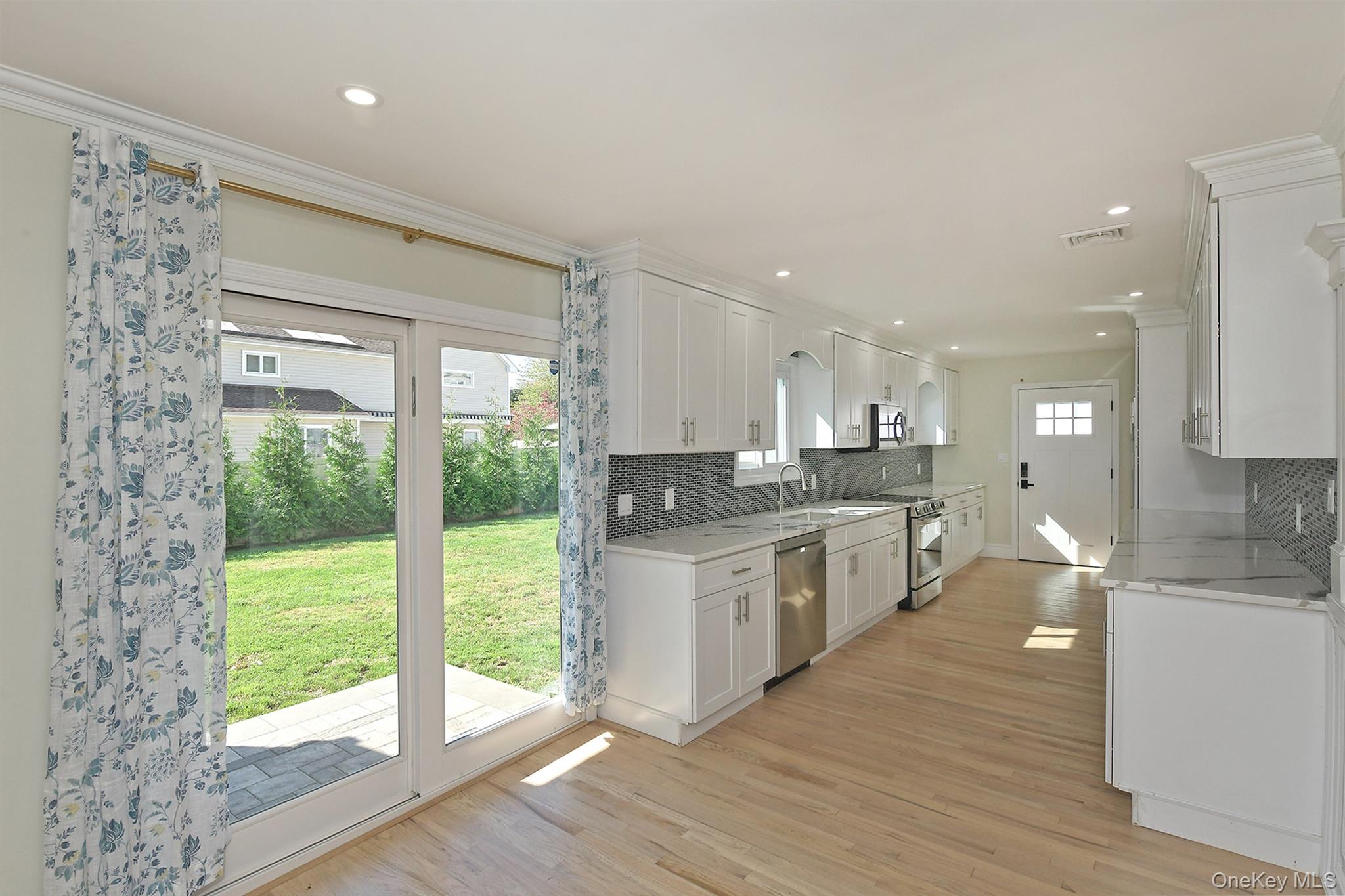 24 New Jersey Street Property Photo 20