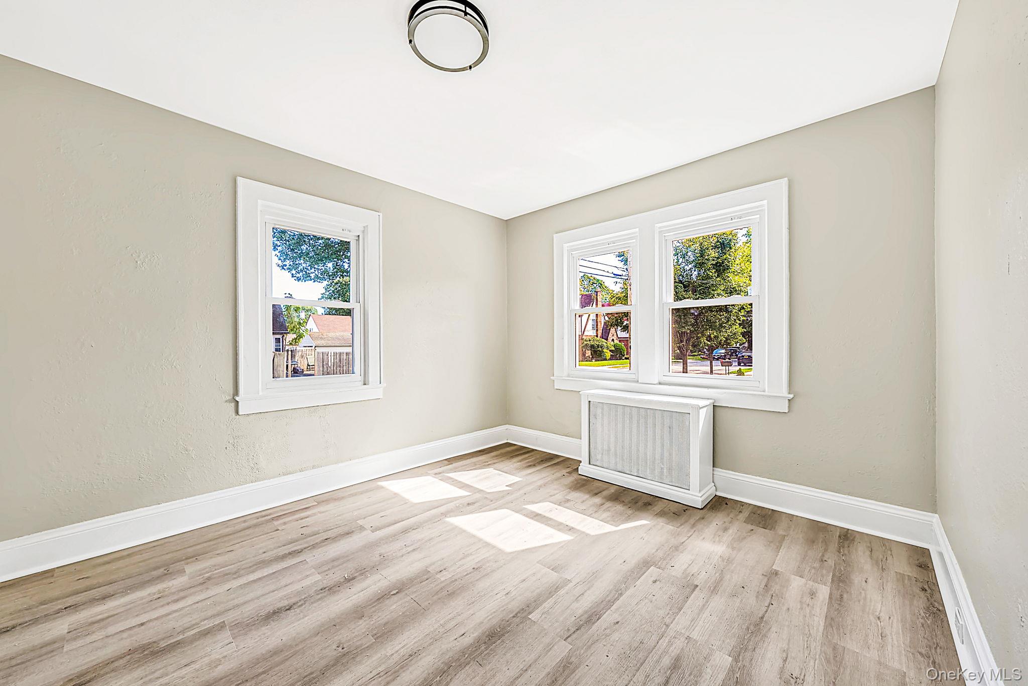 566 Stowe Avenue Property Photo 8