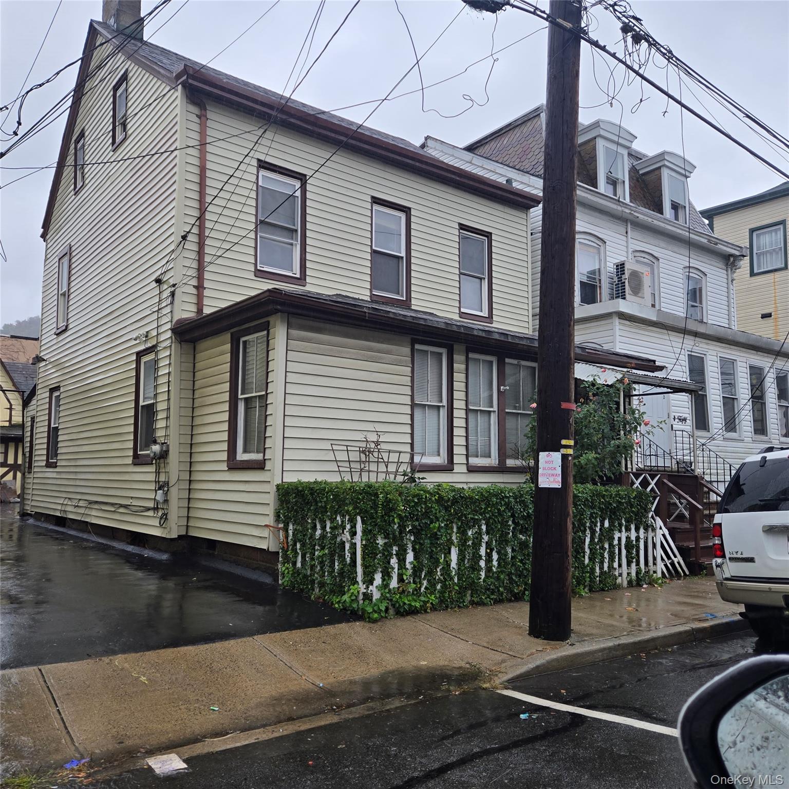 52 Broad Street Property Photo 1
