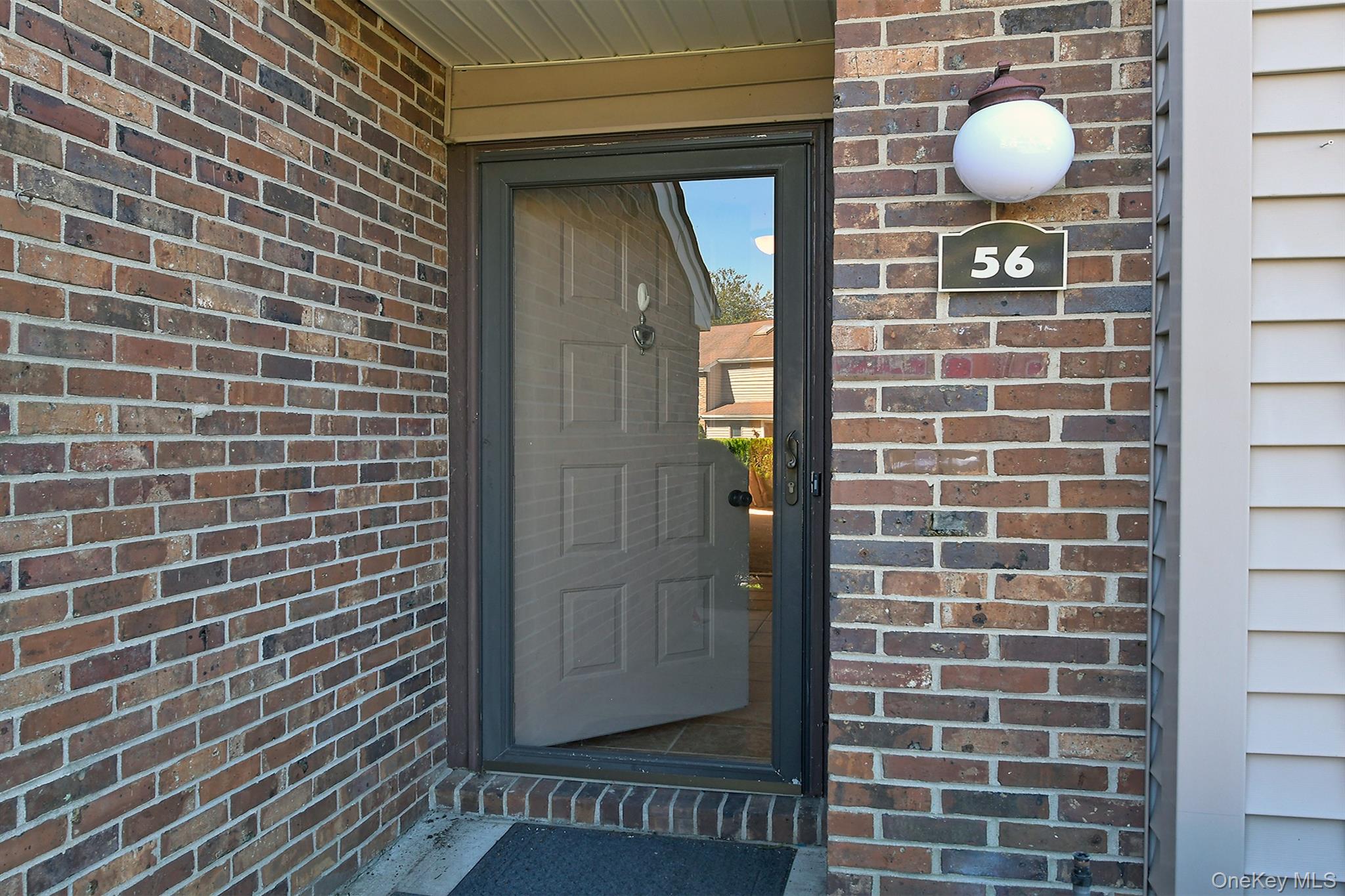 56 South Pond Lane Property Photo 6