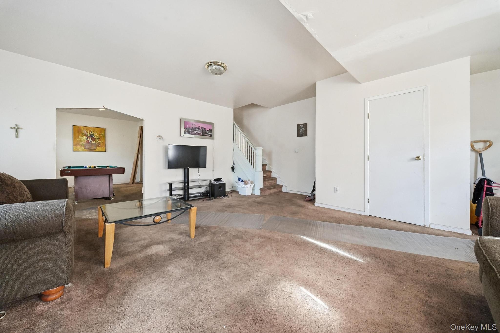 188-01 Mangin Avenue Property Photo 4