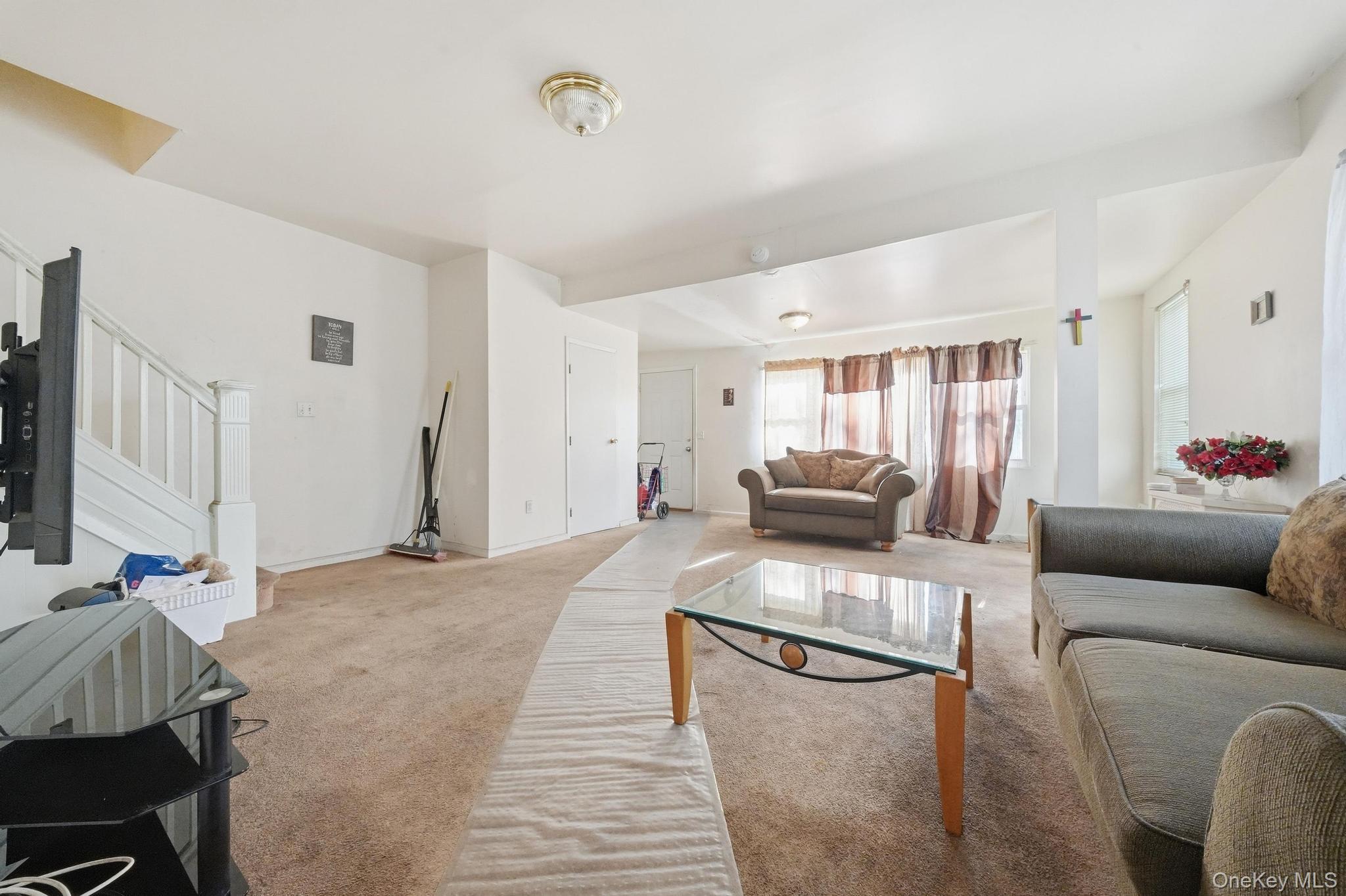 188-01 Mangin Avenue Property Photo 5