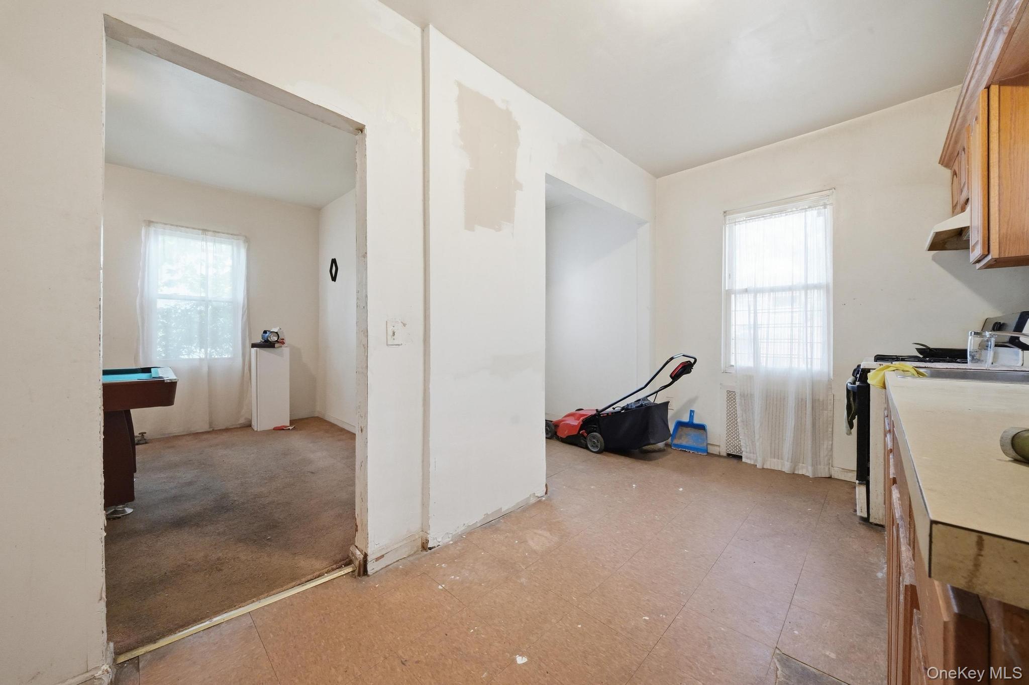 188-01 Mangin Avenue Property Photo 9