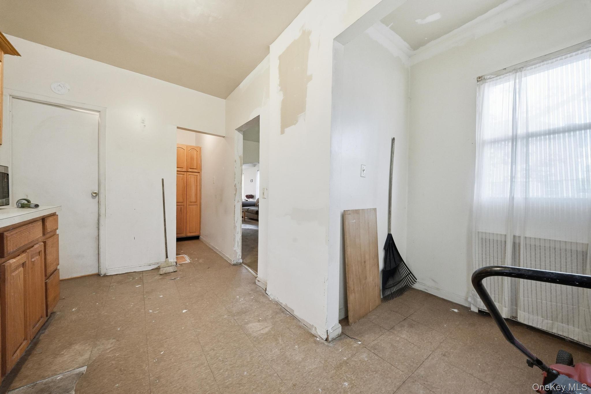 188-01 Mangin Avenue Property Photo 10