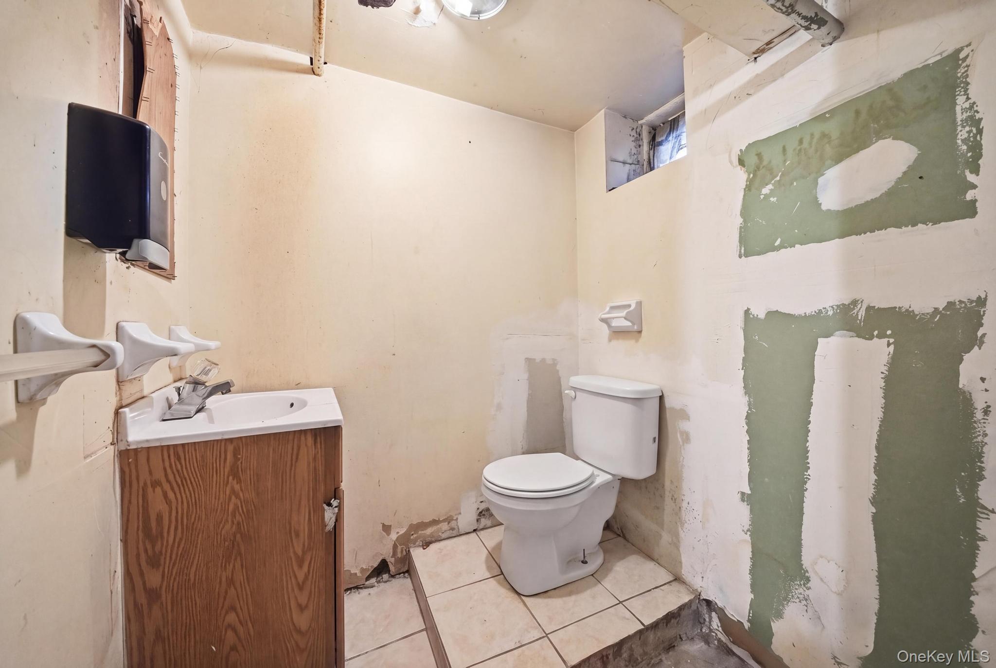 188-01 Mangin Avenue Property Photo 16