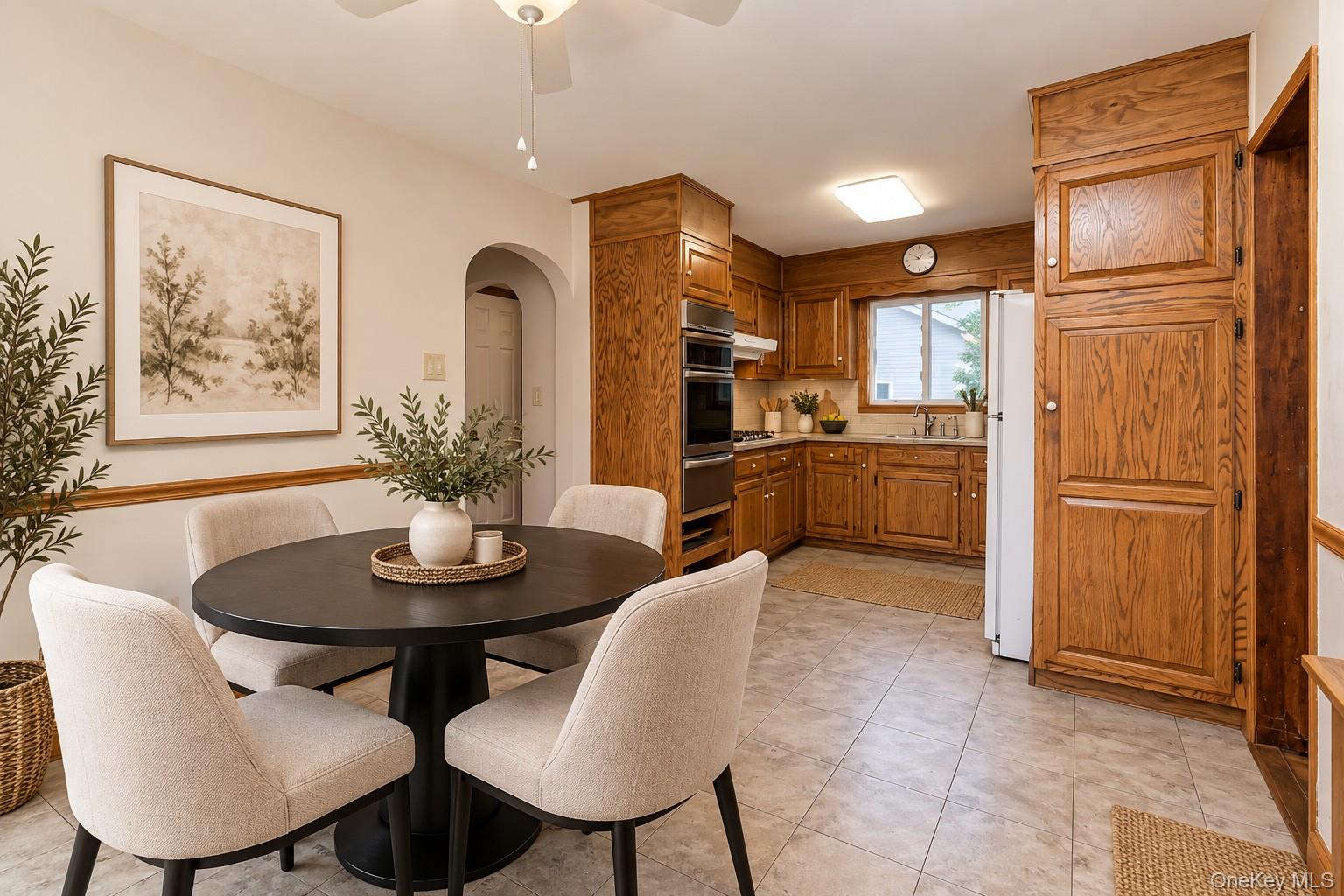 415 Whitehall Street Property Photo 8