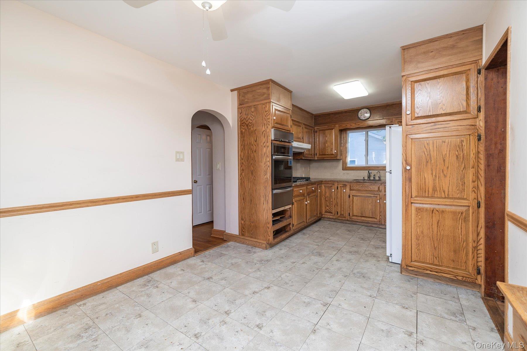 415 Whitehall Street Property Photo 9