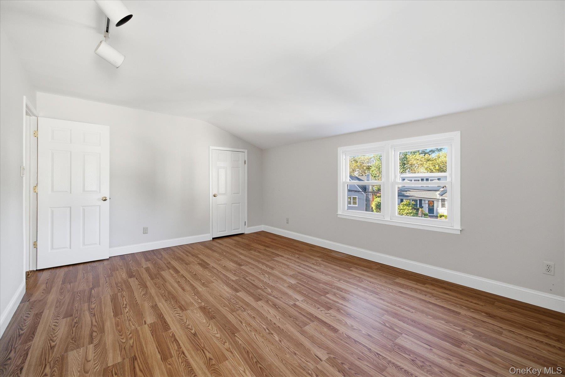 415 Whitehall Street Property Photo 19