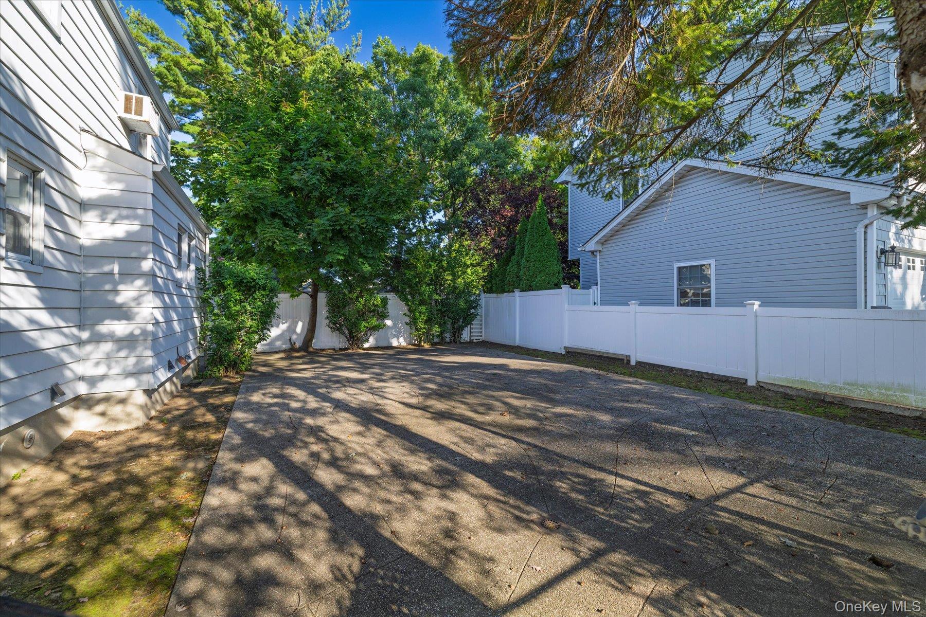 415 Whitehall Street Property Photo 26