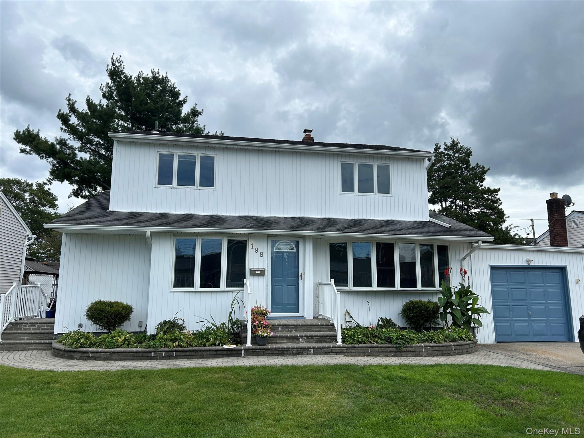 198 Dartmouth Drive Property Photo 1