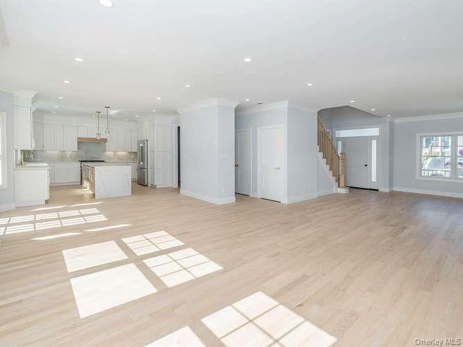 16 2nd Avenue Property Photo 6