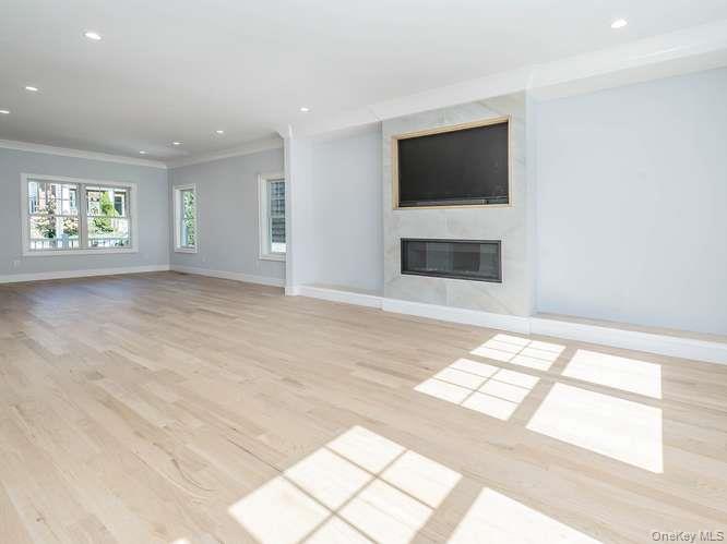 16 2nd Avenue Property Photo 8