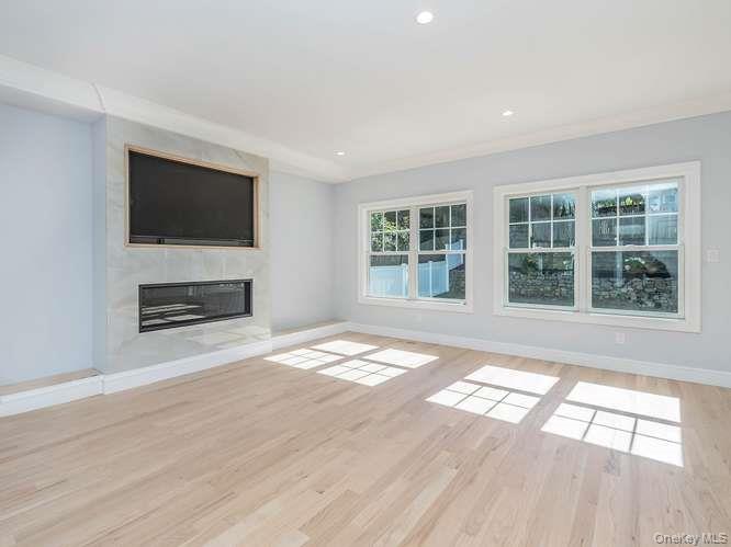 16 2nd Avenue Property Photo 9