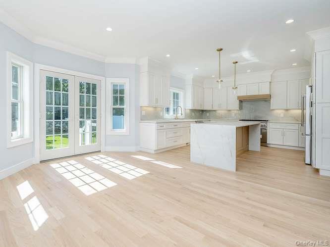 16 2nd Avenue Property Photo 11