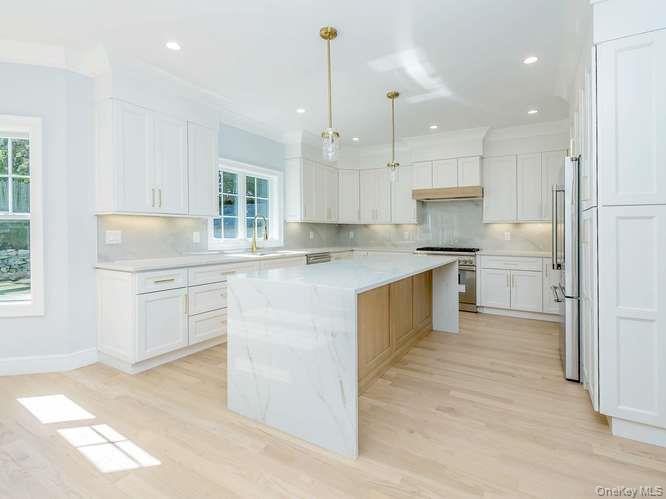 16 2nd Avenue Property Photo 12