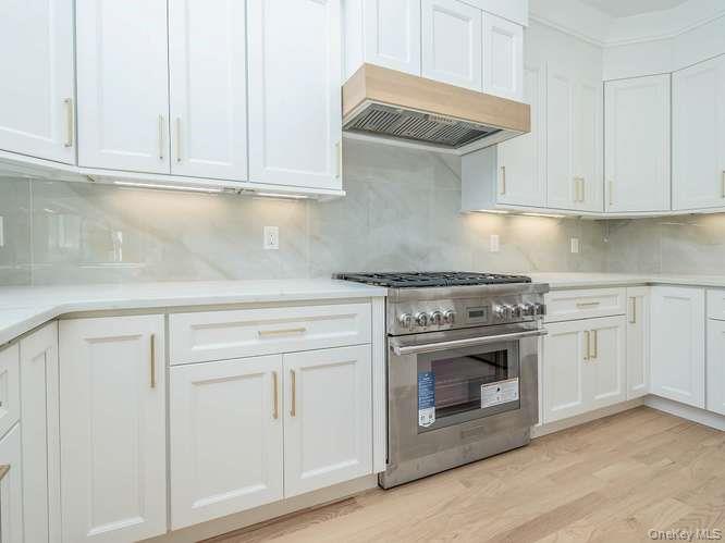 16 2nd Avenue Property Photo 16